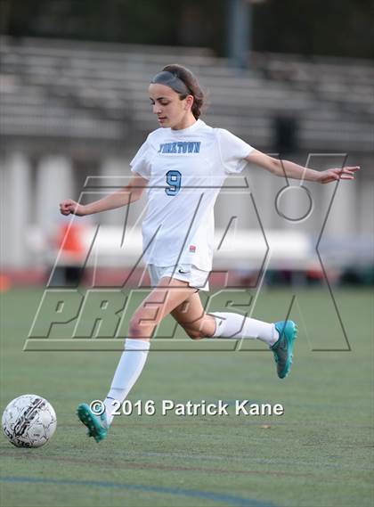 Thumbnail 3 in Wakefield @ Yorktown photogallery.