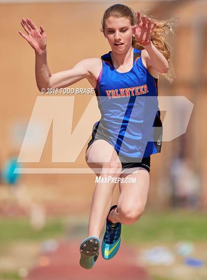 Thumbnail 1 in Texas Roadhouse DC TC Relays (Girls) photogallery.