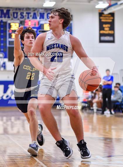 Thumbnail 2 in Katy Taylor vs Klein Collins photogallery.