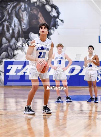 Thumbnail 3 in Katy Taylor vs Klein Collins photogallery.