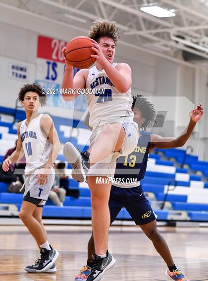 Thumbnail 3 in Katy Taylor vs Klein Collins photogallery.