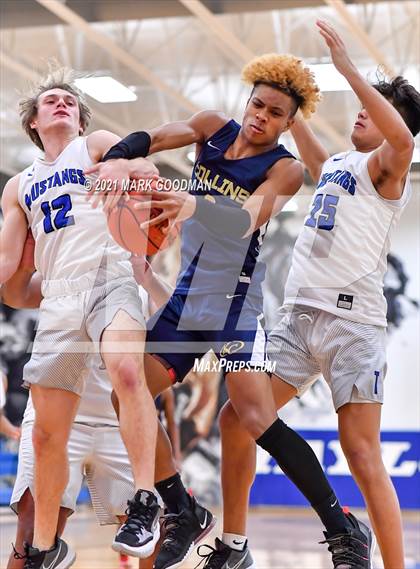 Thumbnail 3 in Katy Taylor vs Klein Collins photogallery.