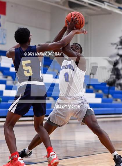 Thumbnail 1 in Katy Taylor vs Klein Collins photogallery.