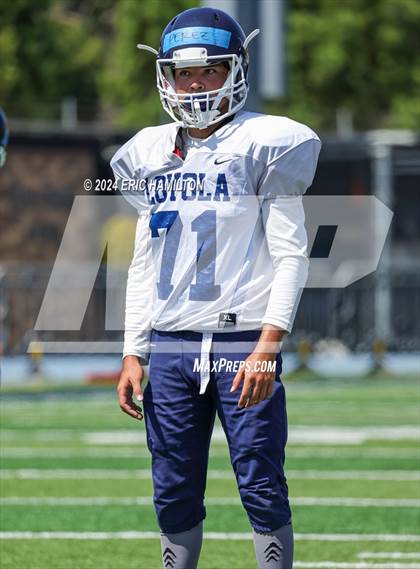 Thumbnail 3 in Loyola (Blue White Scrimmage) photogallery.