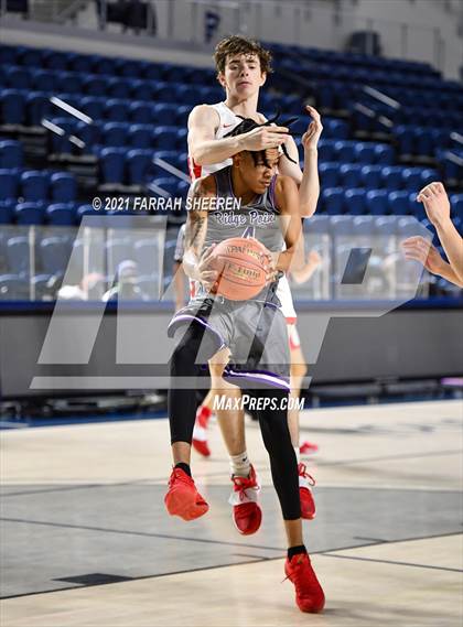Thumbnail 1 in Bellaire v Ridge Point (UIL 6A Area Playoff) photogallery.
