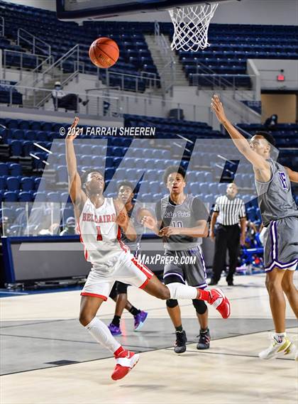Thumbnail 1 in Bellaire v Ridge Point (UIL 6A Area Playoff) photogallery.