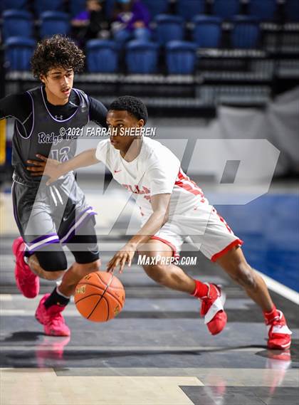 Thumbnail 3 in Bellaire v Ridge Point (UIL 6A Area Playoff) photogallery.
