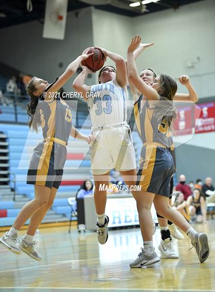 Thumbnail 3 in Sullivan Central @ Sullivan South photogallery.
