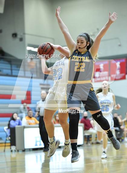 Thumbnail 3 in Sullivan Central @ Sullivan South photogallery.