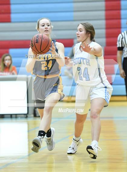 Thumbnail 3 in Sullivan Central @ Sullivan South photogallery.