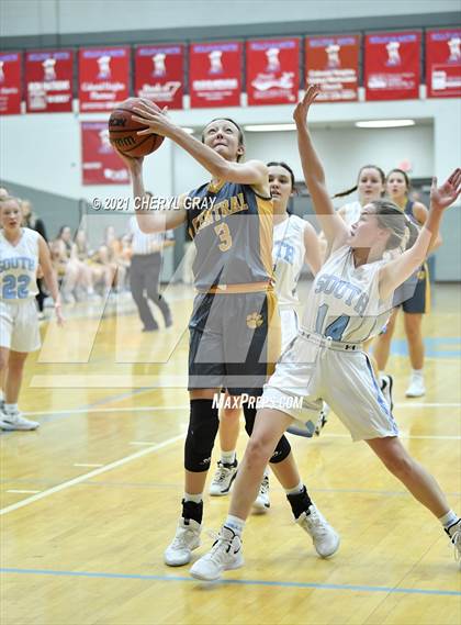 Thumbnail 1 in Sullivan Central @ Sullivan South photogallery.