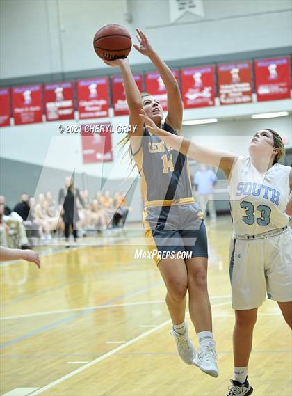 Thumbnail 3 in Sullivan Central @ Sullivan South photogallery.