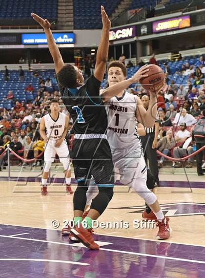Thumbnail 3 in Sheldon vs. Modesto Christian (CIF SJS D1 Semifinal) photogallery.