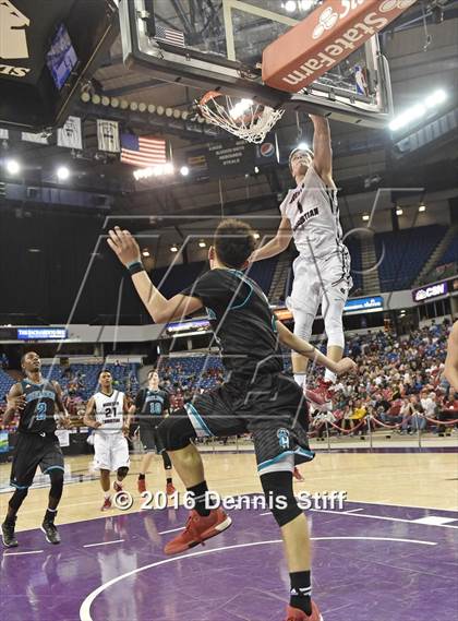 Thumbnail 1 in Sheldon vs. Modesto Christian (CIF SJS D1 Semifinal) photogallery.