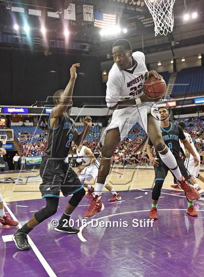 Thumbnail 2 in Sheldon vs. Modesto Christian (CIF SJS D1 Semifinal) photogallery.
