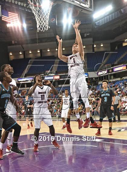 Thumbnail 3 in Sheldon vs. Modesto Christian (CIF SJS D1 Semifinal) photogallery.