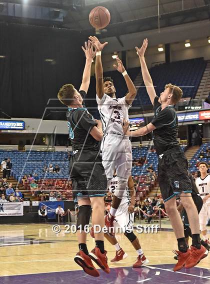 Thumbnail 1 in Sheldon vs. Modesto Christian (CIF SJS D1 Semifinal) photogallery.
