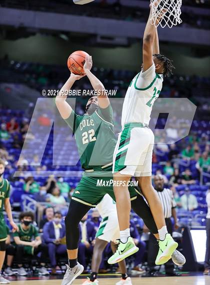 Thumbnail 2 in Tatum vs. Cole (UIL 3A State Championship) photogallery.