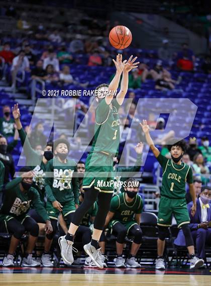Thumbnail 2 in Tatum vs. Cole (UIL 3A State Championship) photogallery.
