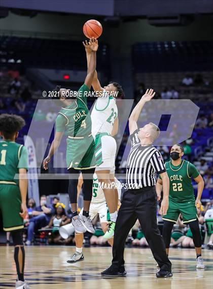 Thumbnail 1 in Tatum vs. Cole (UIL 3A State Championship) photogallery.