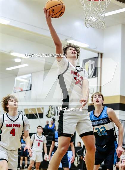 Thumbnail 3 in Oakwood vs Crescenta Valley (The Warrior Showcase) photogallery.