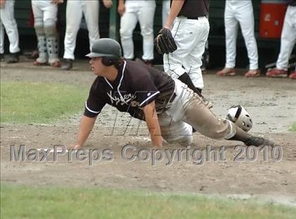 Thumbnail 3 in Xavier vs. Pomperaug (CIAC Class LL Final) photogallery.