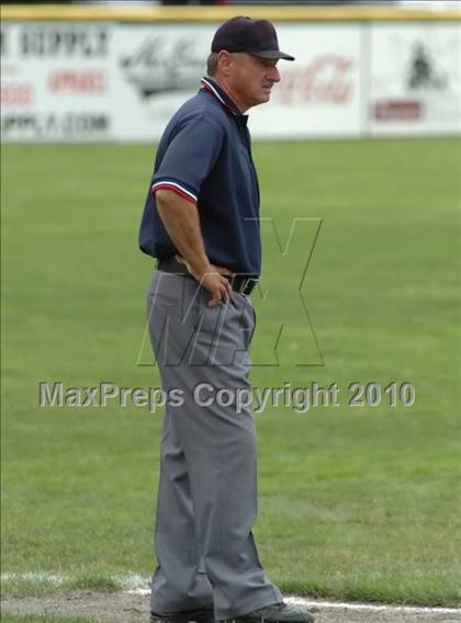Thumbnail 3 in Xavier vs. Pomperaug (CIAC Class LL Final) photogallery.