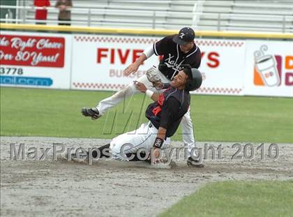 Thumbnail 3 in Xavier vs. Pomperaug (CIAC Class LL Final) photogallery.