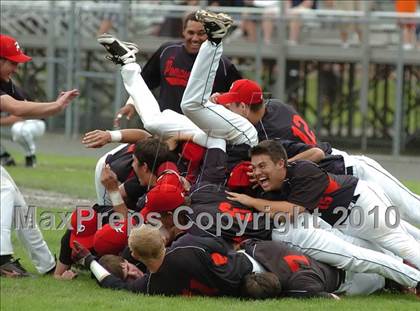 Thumbnail 2 in Xavier vs. Pomperaug (CIAC Class LL Final) photogallery.