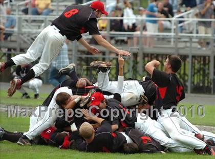 Thumbnail 3 in Xavier vs. Pomperaug (CIAC Class LL Final) photogallery.