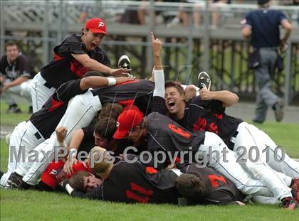 Thumbnail 3 in Xavier vs. Pomperaug (CIAC Class LL Final) photogallery.
