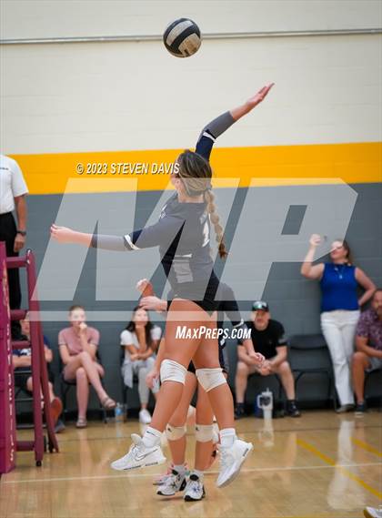 Thumbnail 1 in Williams Field vs. Cactus Shadows photogallery.