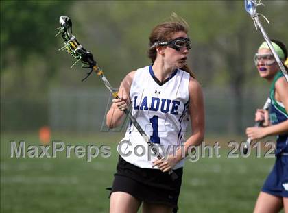 Thumbnail 2 in Ladue vs. Marquette photogallery.