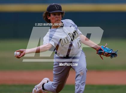 Thumbnail 1 in Royal vs Oak Park photogallery.