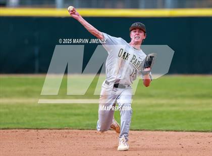 Thumbnail 1 in Royal vs Oak Park photogallery.