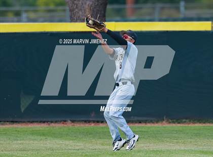 Thumbnail 2 in Royal vs Oak Park photogallery.