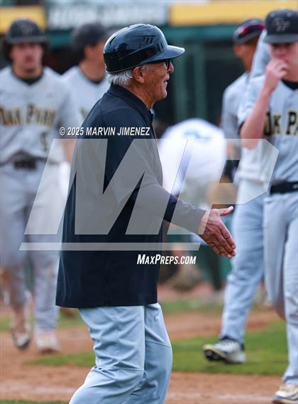 Thumbnail 3 in Royal vs Oak Park photogallery.