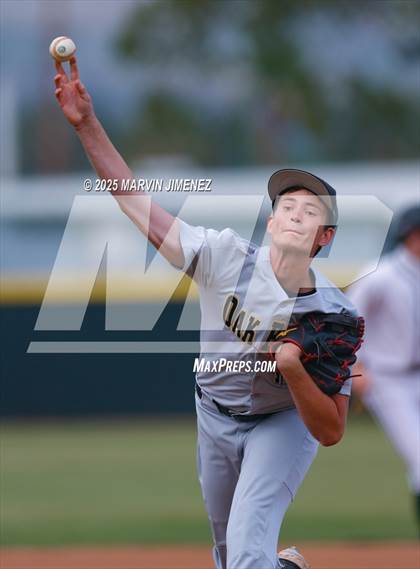 Thumbnail 2 in Royal vs Oak Park photogallery.