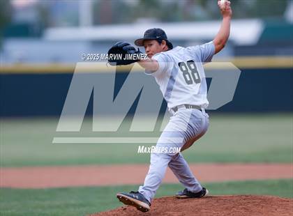 Thumbnail 3 in Royal vs Oak Park photogallery.