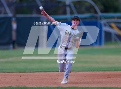 Thumbnail 1 in Royal vs Oak Park photogallery.