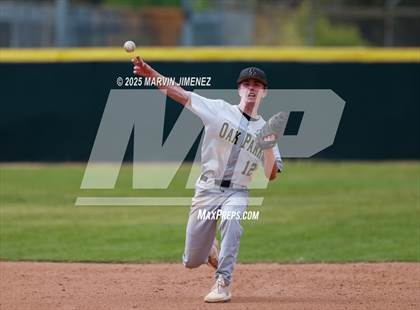 Thumbnail 2 in Royal vs Oak Park photogallery.