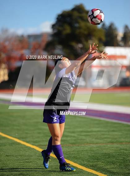 Thumbnail 2 in Sequoia vs. Sacred Heart Prep photogallery.