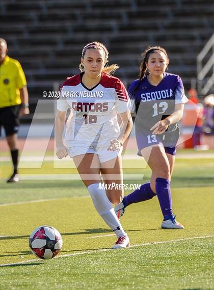 Thumbnail 3 in Sequoia vs. Sacred Heart Prep photogallery.