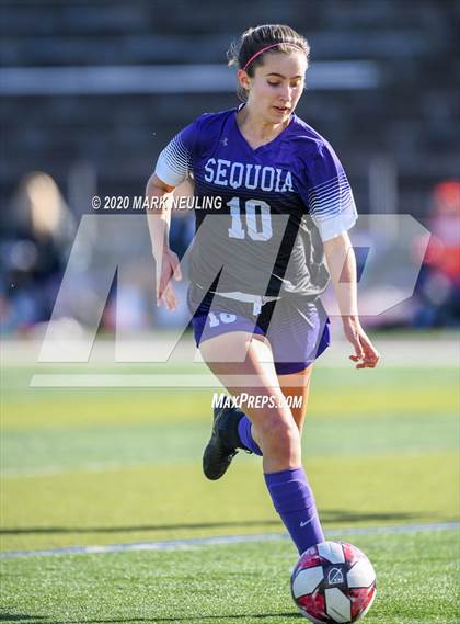 Thumbnail 3 in Sequoia vs. Sacred Heart Prep photogallery.