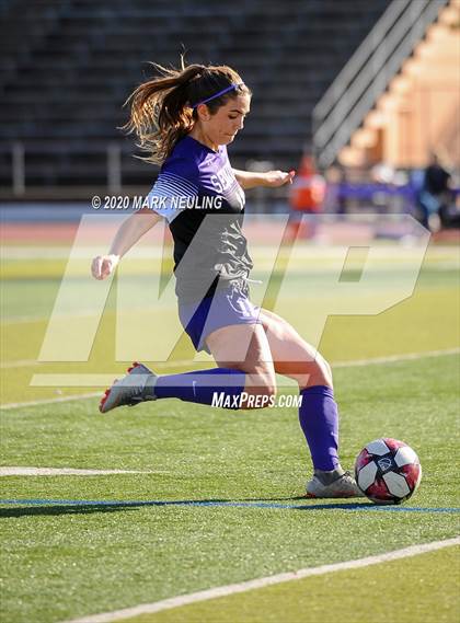 Thumbnail 1 in Sequoia vs. Sacred Heart Prep photogallery.