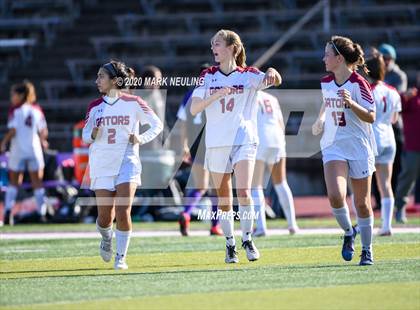 Thumbnail 3 in Sequoia vs. Sacred Heart Prep photogallery.