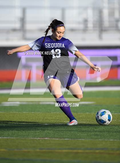 Thumbnail 3 in Sequoia vs. Sacred Heart Prep photogallery.