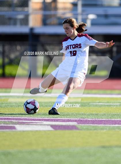Thumbnail 2 in Sequoia vs. Sacred Heart Prep photogallery.