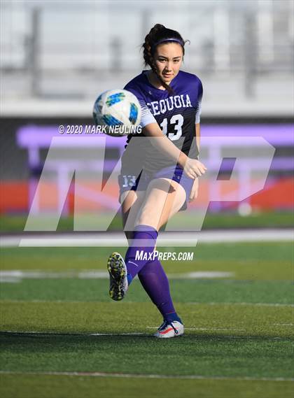 Thumbnail 2 in Sequoia vs. Sacred Heart Prep photogallery.