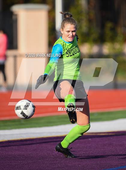 Thumbnail 3 in Sequoia vs. Sacred Heart Prep photogallery.